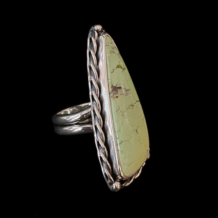 LEMON CHRYSOPRASE STATEMENT RING I
