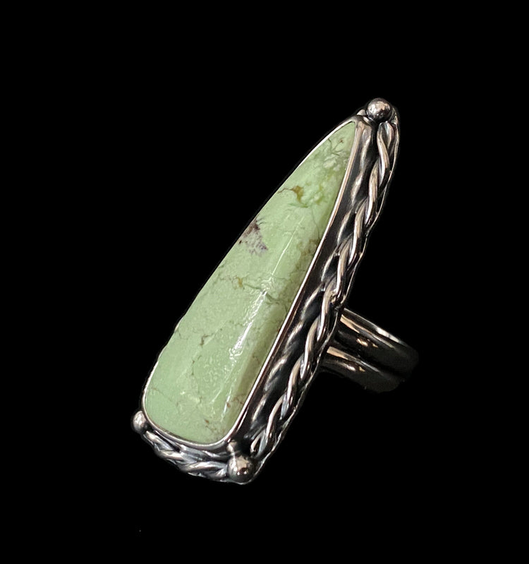 LEMON CHRYSOPRASE STATEMENT RING I